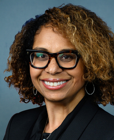 Photo of Sydney Kamlager-Dove